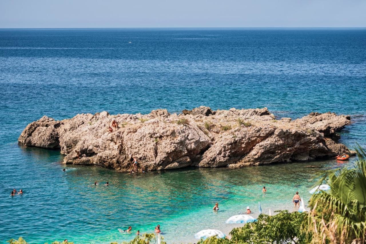 Отель Hotel David Lux Добра-Вода-43