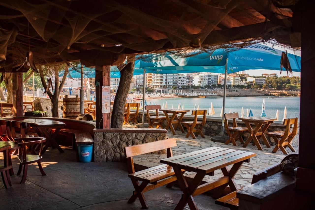 Отель Hotel David Lux Добра-Вода-44