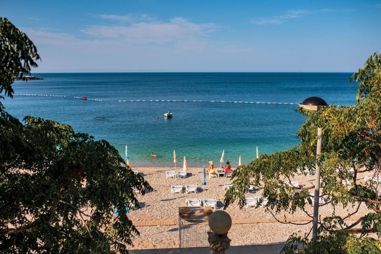 Отель Hotel David Lux Добра-Вода