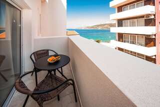 Отель Hotel David Lux Добра-Вода Двухместный номер Делюкс с 1 кроватью или 2 отдельными кроватями и балконом-6